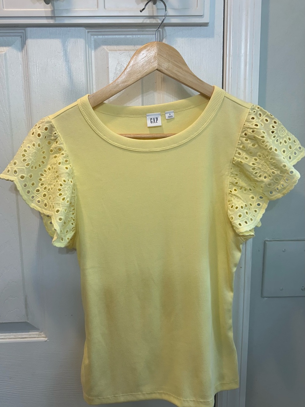 GAP Pale Yellow Eyelet Flutter Sleeve Tee